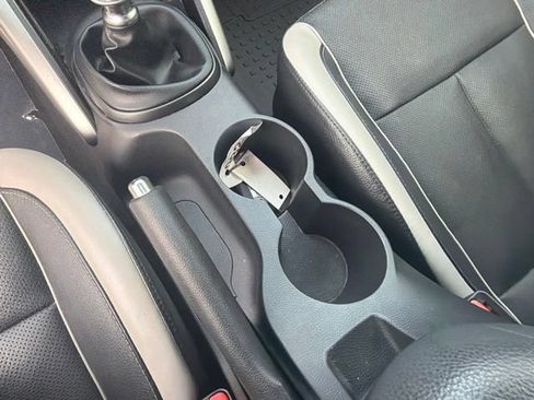Used 2015 Hyundai Veloster Turbo w/ Option Group 04 FWD image 26