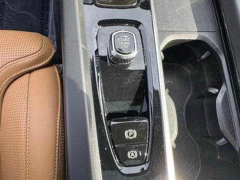 Used 2022 Volvo XC60 B5 Inscription w/ Climate Package image 26