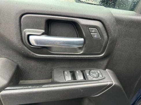 Used 2022 Chevrolet Silverado 2500 Custom w/ Custom Convenience Package image 14