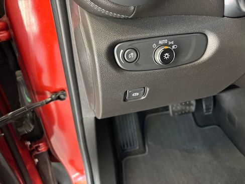 Used 2021 Chevrolet Blazer LT FWD image 25