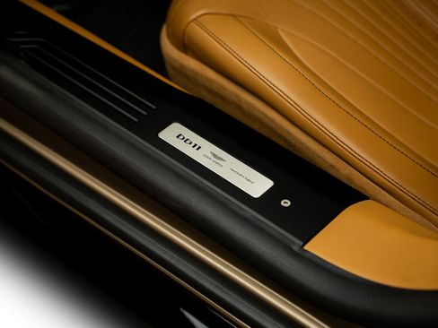 Used 2018 Aston Martin DB11 V12 RWD image 59