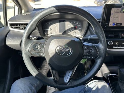 Used 2023 Toyota Corolla LE image 29