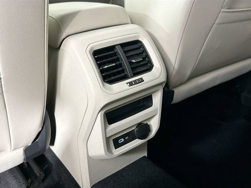 Used 2022 Volkswagen Tiguan SE R-Line image 24