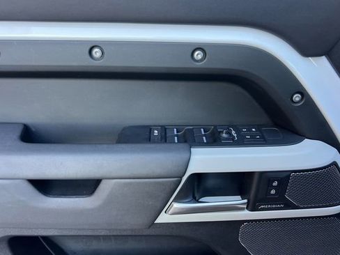 Used 2024 Land Rover Defender 110 S image 11