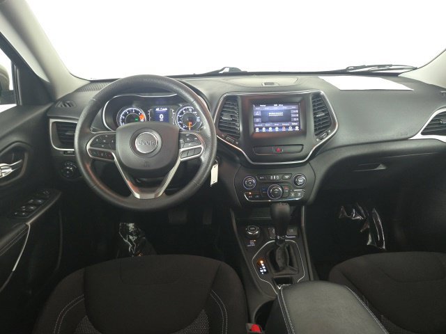 Used 2019 Jeep Cherokee Latitude w/ Popular Appearance Group AWD/4WD image 29