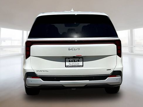 New 2026 Kia Carnival LXS FWD image 4