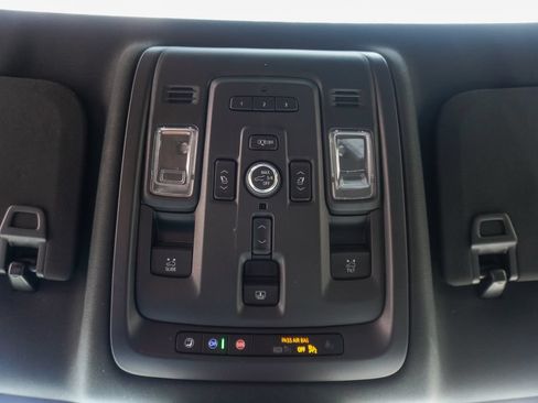 Used 2024 GMC Yukon XL Denali RWD image 23