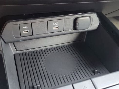 Used 2024 Toyota Prius Prime SE image 24