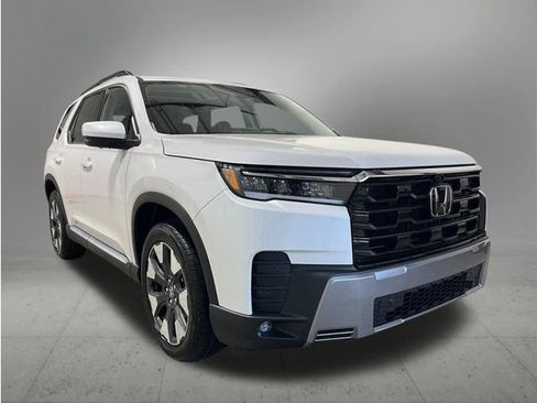 New 2026 Honda Pilot Touring image 9