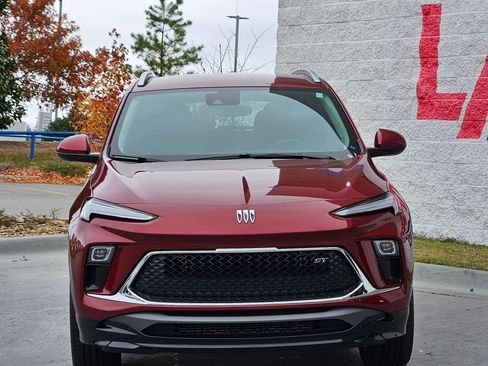 Used 2025 Buick Encore GX Sport Touring w/ Comfort Package image 2