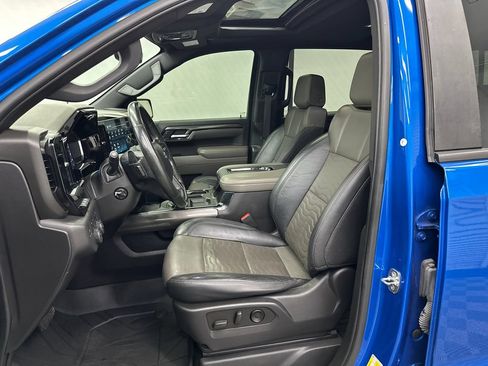 Used 2022 Chevrolet Silverado 1500 ZR2 w/ Technology Package AWD/4WD image 9