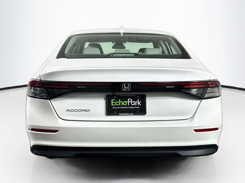 Used 2024 Honda Accord EX image 9