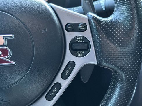 Used 2009 Nissan GT-R Premium image 24