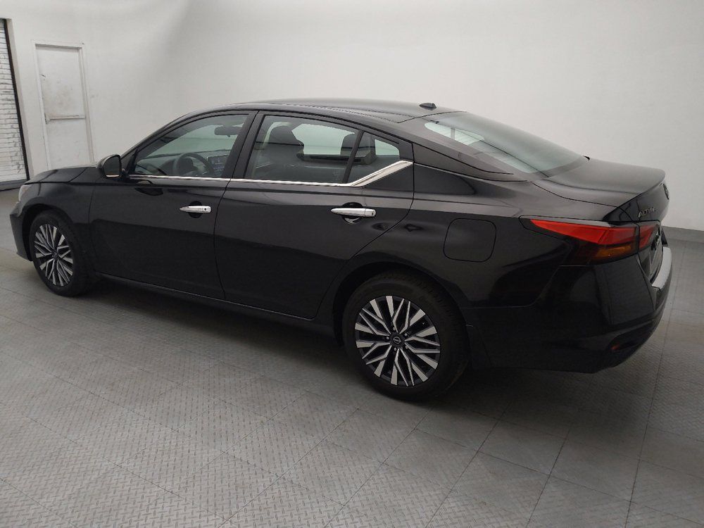 Used 2023 Nissan Altima 2.5 SV AWD/4WD image 3