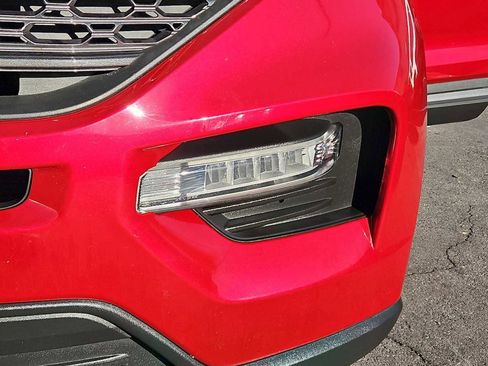 Used 2022 Ford Explorer XLT w/ Equipment Group 202A image 11