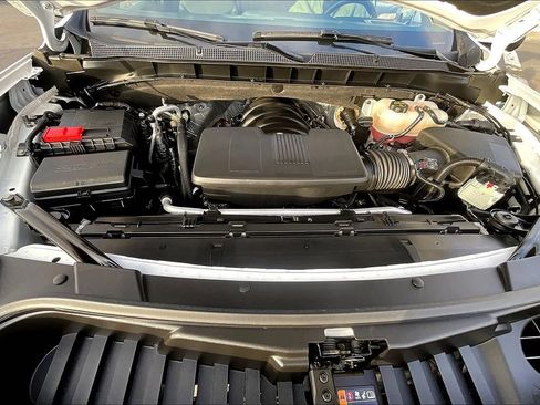 Used 2025 Chevrolet Tahoe LS image 8