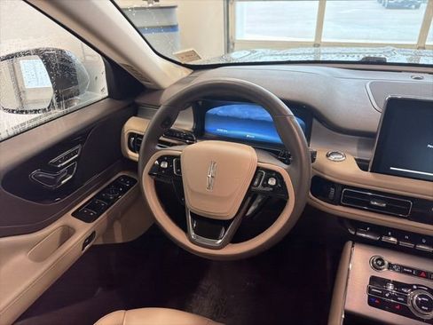 Used 2023 Lincoln Aviator AWD w/ Premium Package image 28
