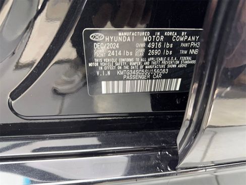 Used 2025 Genesis G70 2.5T image 90