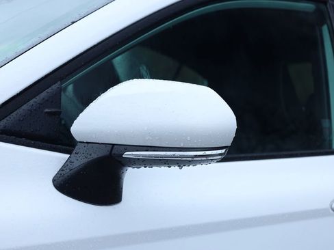 Used 2025 Toyota Camry SE image 20