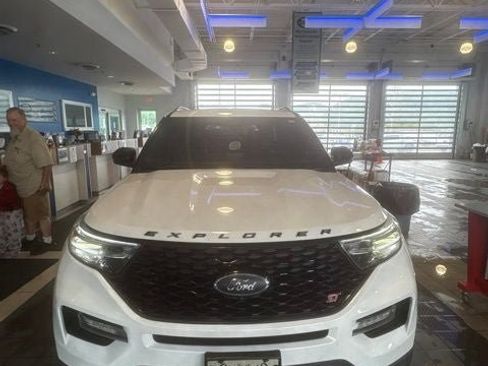 Used 2020 Ford Explorer ST w/ ST Street Pack AWD/4WD image 10