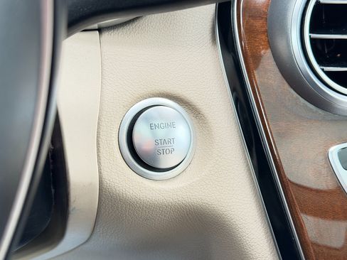 Used 2019 Mercedes-Benz GLC 300 4MATIC image 21