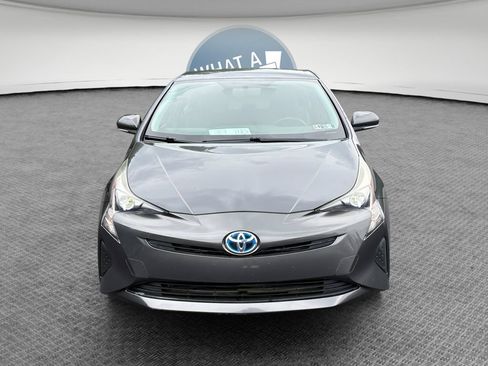 Used 2016 Toyota Prius Two FWD image 9