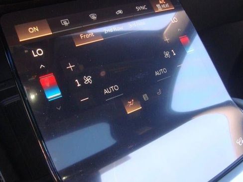 New 2026 Cadillac Vistiq Luxury image 13