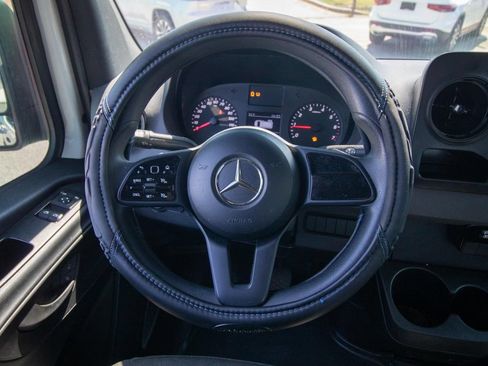 Used 2023 Mercedes-Benz Sprinter 2500 image 23