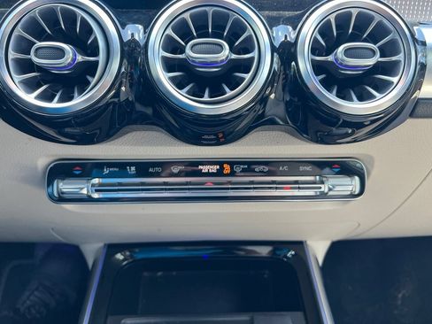 Used 2021 Mercedes-Benz GLB 250 image 18