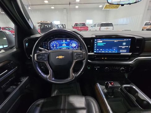 Used 2023 Chevrolet Silverado 1500 High Country w/ Technology Package AWD/4WD image 10