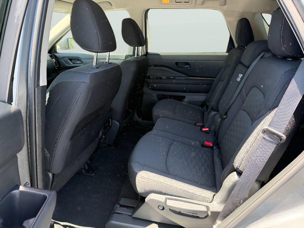 Used 2024 Nissan Pathfinder SV FWD image 14