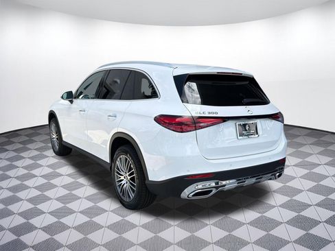 Used 2026 Mercedes-Benz GLC 300 image 3
