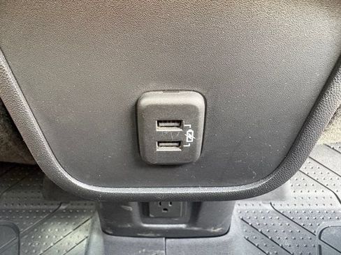 Used 2022 Chevrolet Equinox RS w/ RS Leather Package FWD image 48
