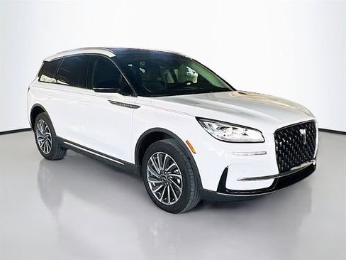Used 2023 Lincoln Corsair Reserve w/ Equipment Group 201A FWD image 2