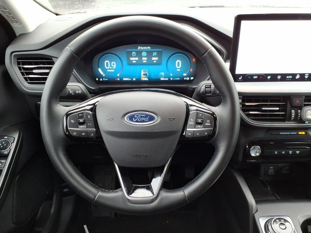 Used 2025 Ford Escape Platinum AWD/4WD image 12