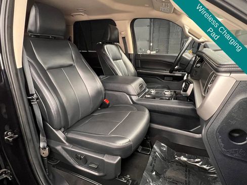 Used 2024 Ford Expedition XLT image 7