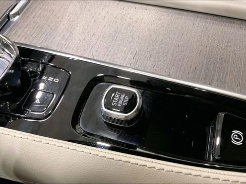 Certified 2023 Volvo XC90 B6 Ultimate w/ Lounge Package AWD/4WD image 35