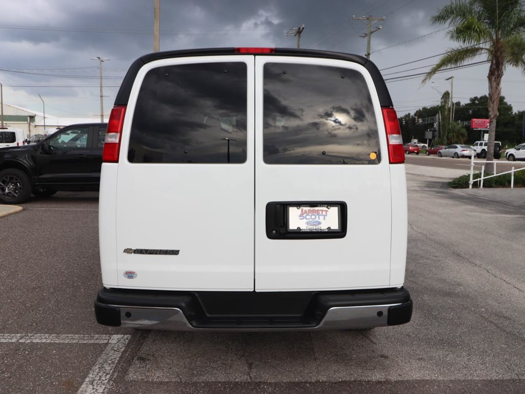 Used 2025 Chevrolet Express 3500 LT w/ LT Preferred Equipment Group RWD image 13