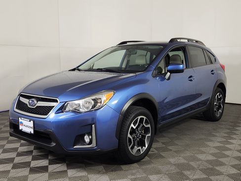 Used 2017 Subaru Crosstrek 2.0i Premium image 3