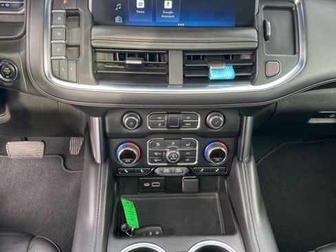 Used 2022 Chevrolet Tahoe Z71 w/ Luxury Package image 17