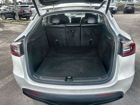 Used 2024 Tesla Model Y Long Range image 26