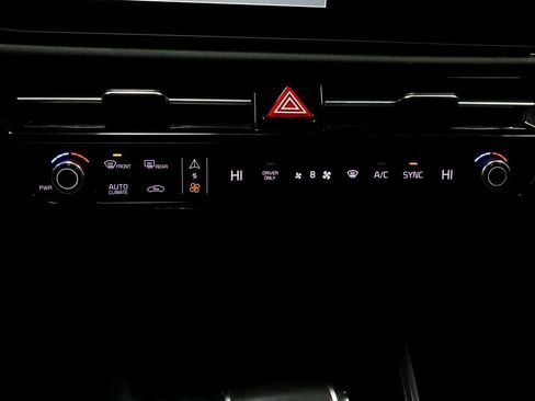 Used 2023 Kia Niro EX image 31