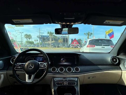 Used 2019 Mercedes-Benz E 300 4MATIC image 9