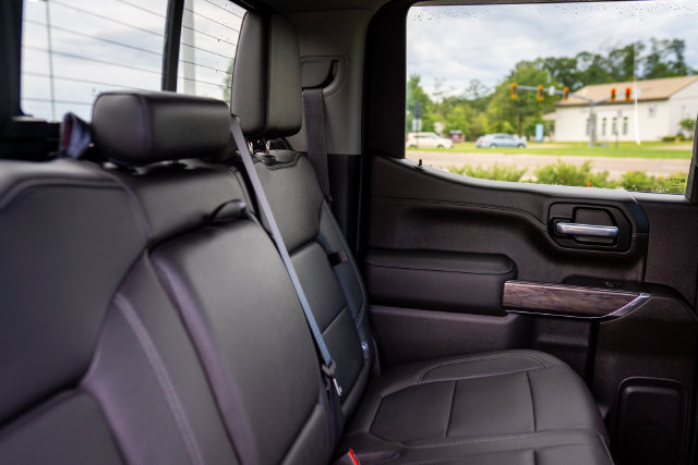Used 2021 Chevrolet Silverado 1500 LTZ RWD image 9