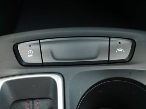 Used 2024 Chevrolet Trax RS w/ Driver Confidence Package FWD image 21