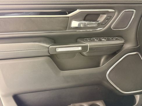 Used 2019 RAM 1500 Laramie image 12