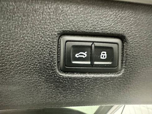 Used 2019 Audi Q7 3.0T Premium image 40