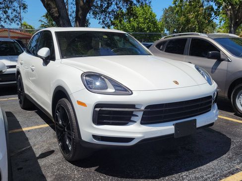 Used 2021 Porsche Cayenne AWD/4WD image 3