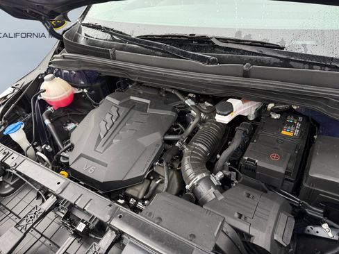 Used 2024 Kia Carnival LX image 14