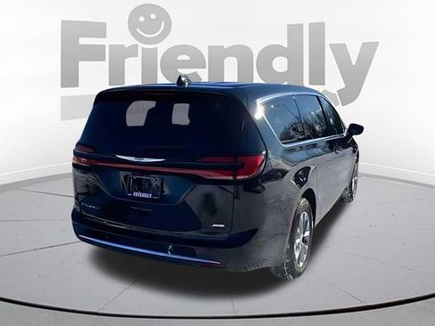 New 2026 Chrysler Pacifica Select AWD/4WD image 5
